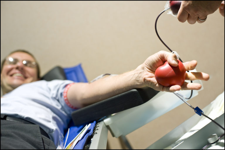 Give the gift of life with a lifesaving blood donation! - Kenosha.com